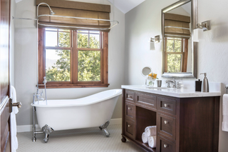 How to Select the Appropriate Bathtub Based on Your Bathroom's Style?